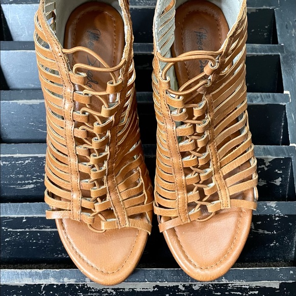 MEA SHADOW Edvige Veggie Leather Wedge Heel Sandal - Picture 7 of 12